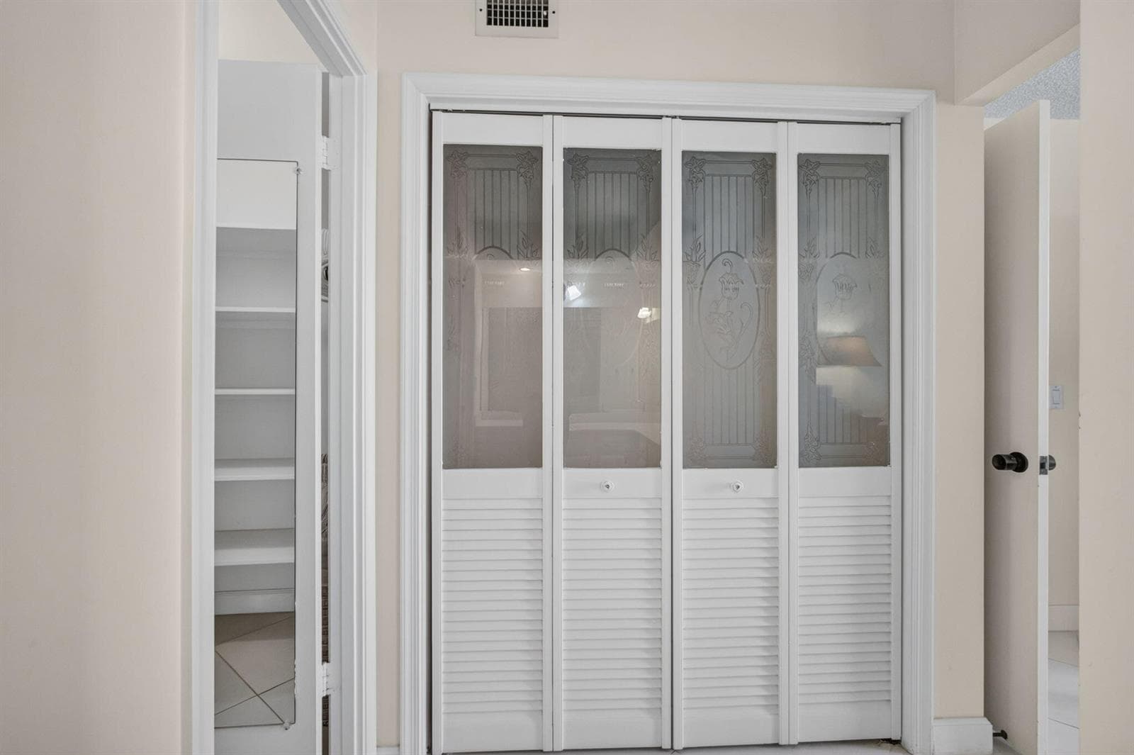 82-web-or-mls-WL - Primary Closet