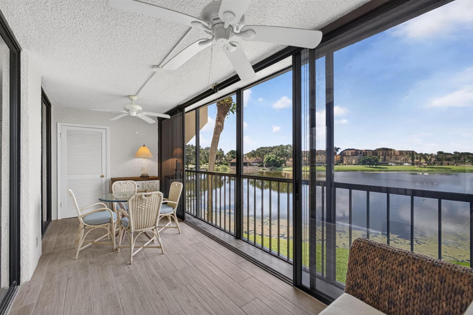 53-web-or-mls-WL - Balcony