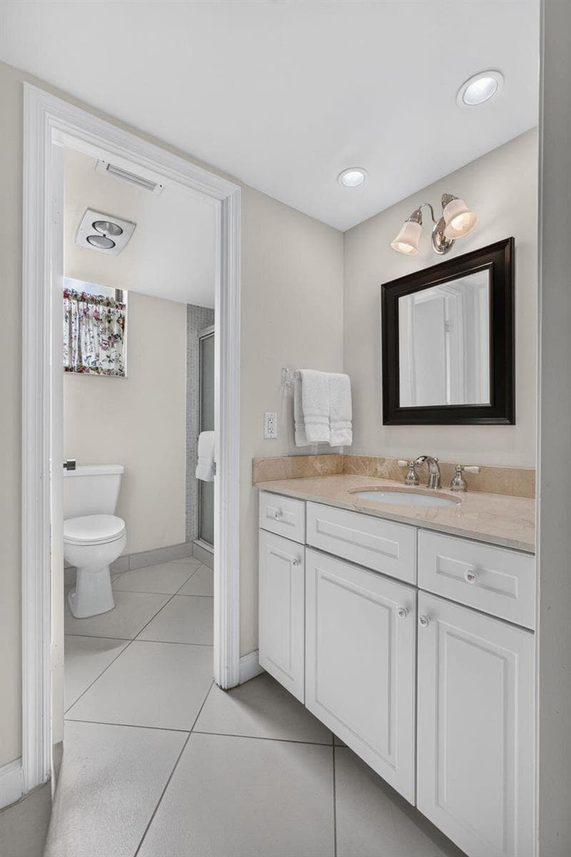 61-web-or-mls-WL - Guest Bathroom