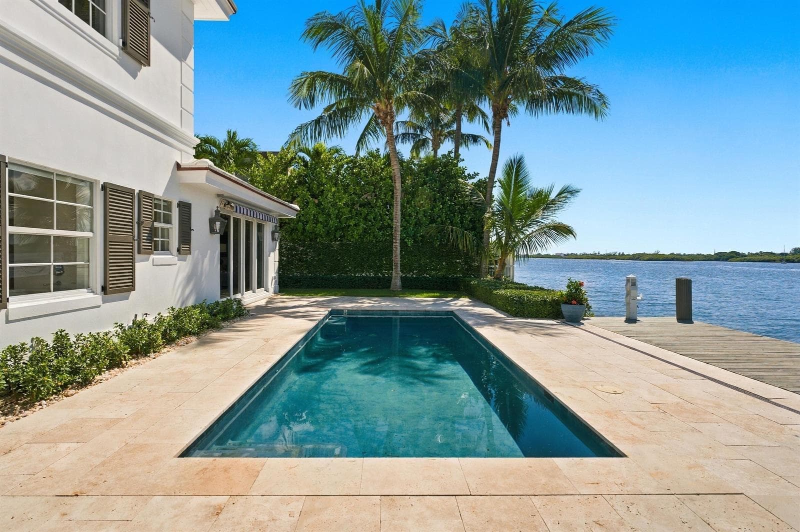 2284 Ibis Isle Rd W Palm Beach FL 66