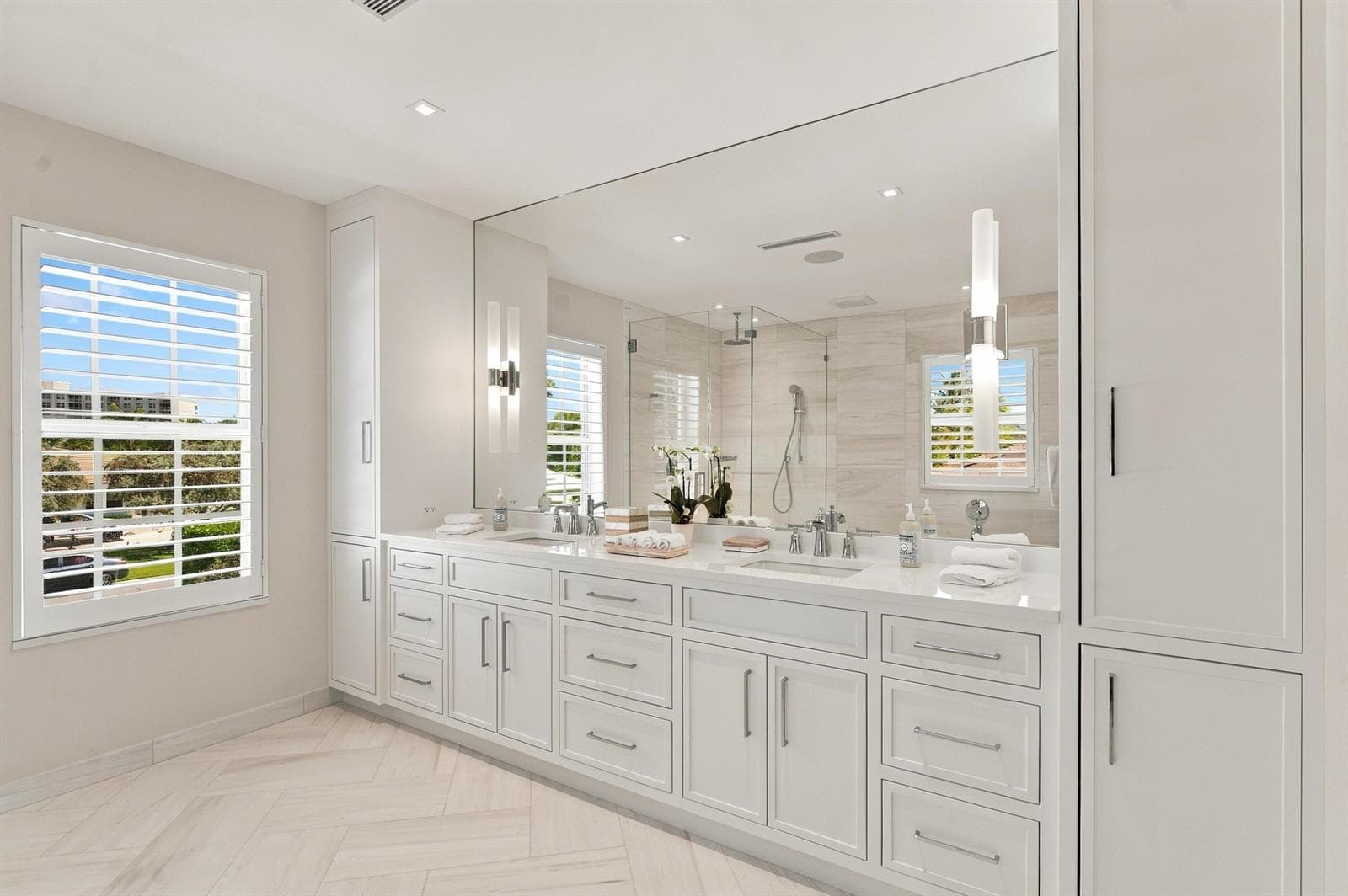 2284 Ibis Isle Rd W Palm Beach FL 51
