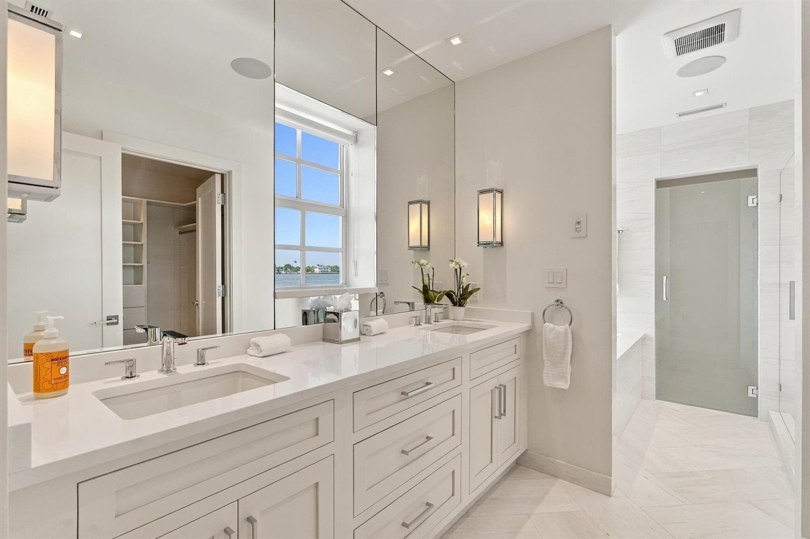 2284 Ibis Isle Rd W Palm Beach FL 56