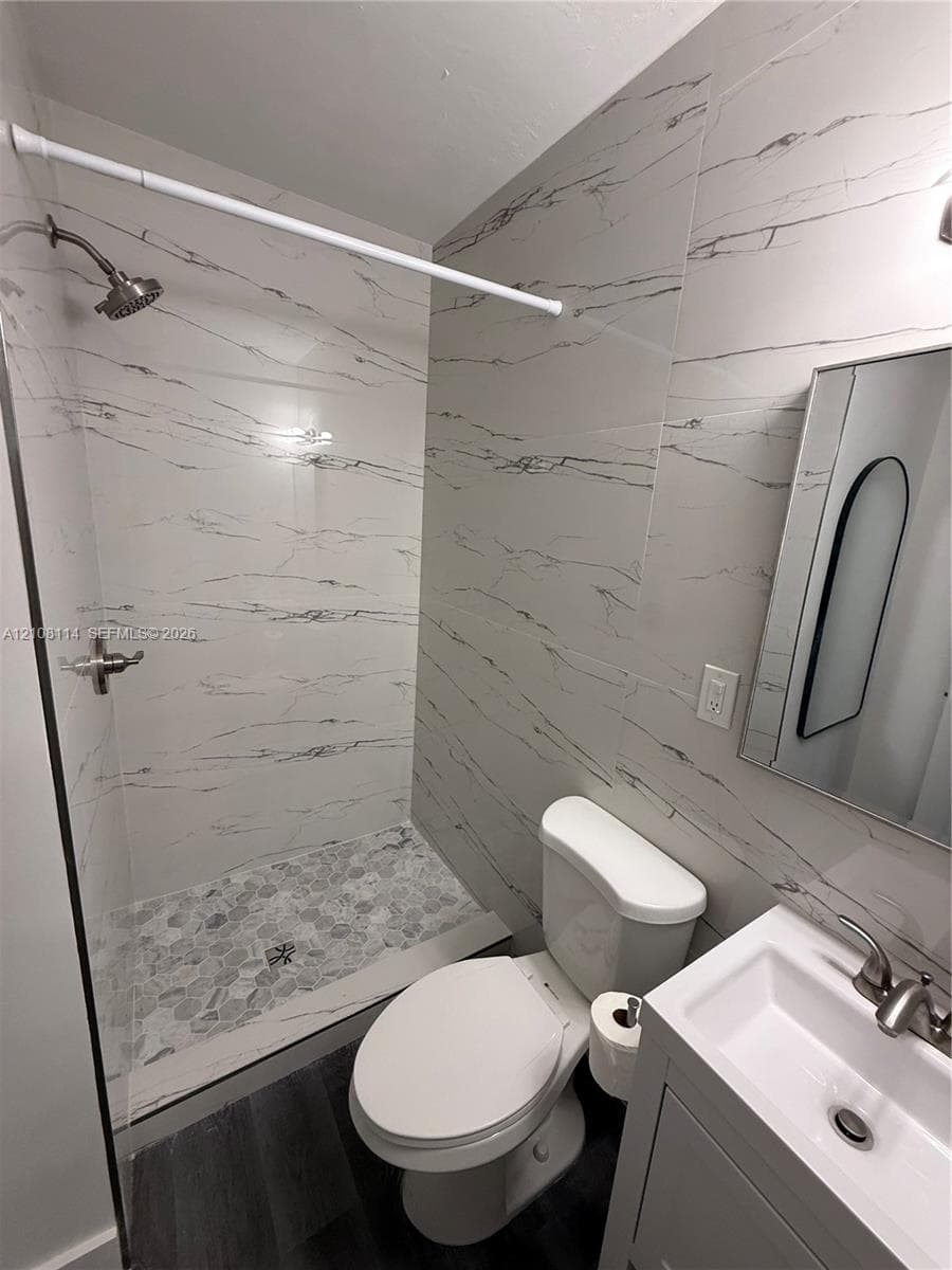17451 NE 19th Ave photo 10