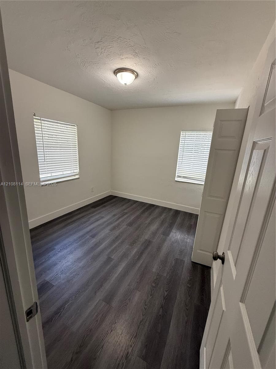17451 NE 19th Ave photo 8