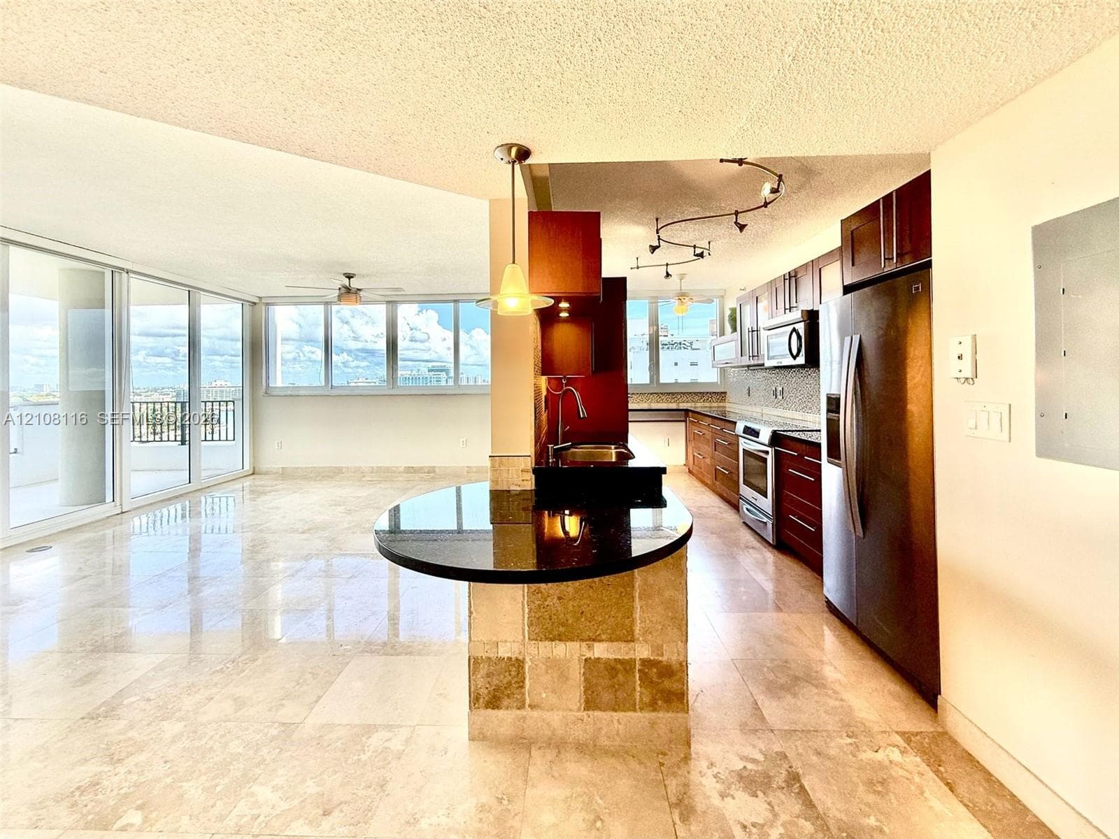 FLORIDA TOWERS CONDO · #1403 in Miami Beach - Photo 5