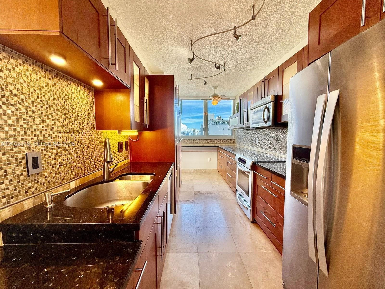 FLORIDA TOWERS CONDO · #1403 in Miami Beach - Photo 9