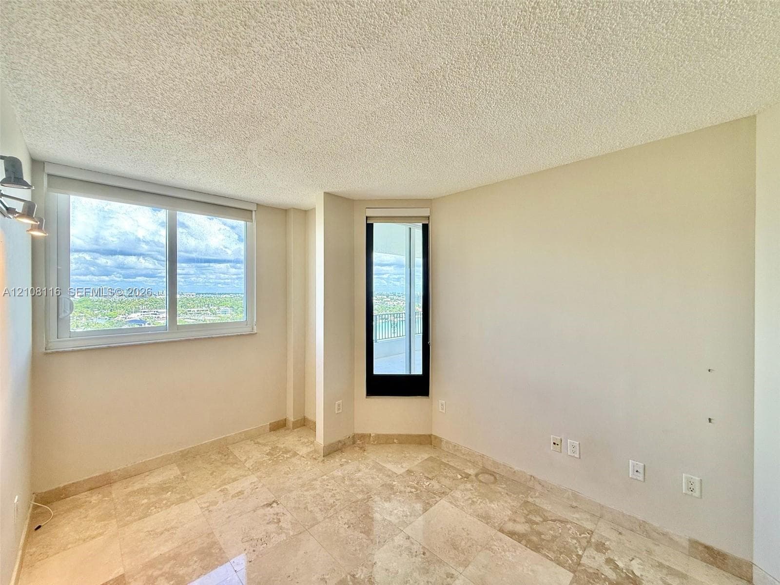 FLORIDA TOWERS CONDO · #1403 in Miami Beach - Photo 18