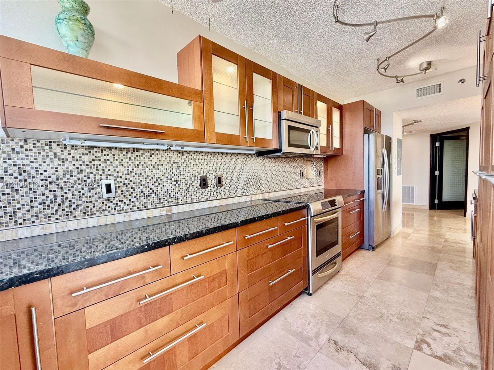 FLORIDA TOWERS CONDO · #1403 in Miami Beach - Photo 8