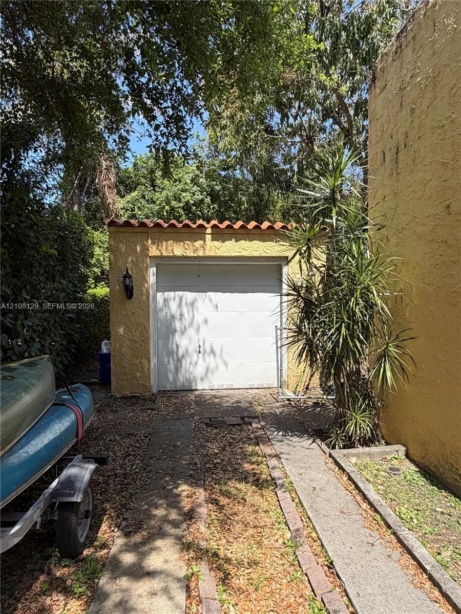 1209 Mariana Ave photo 4