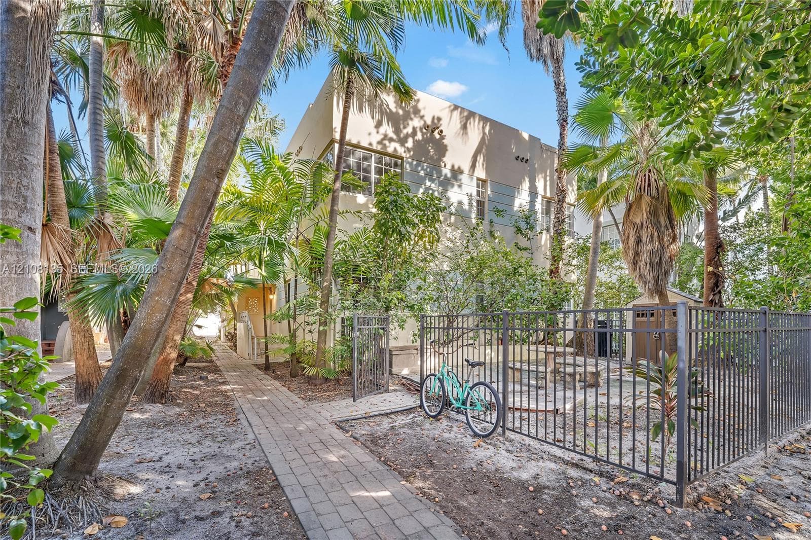 Meridian deco · #2 in Miami Beach - Photo 19