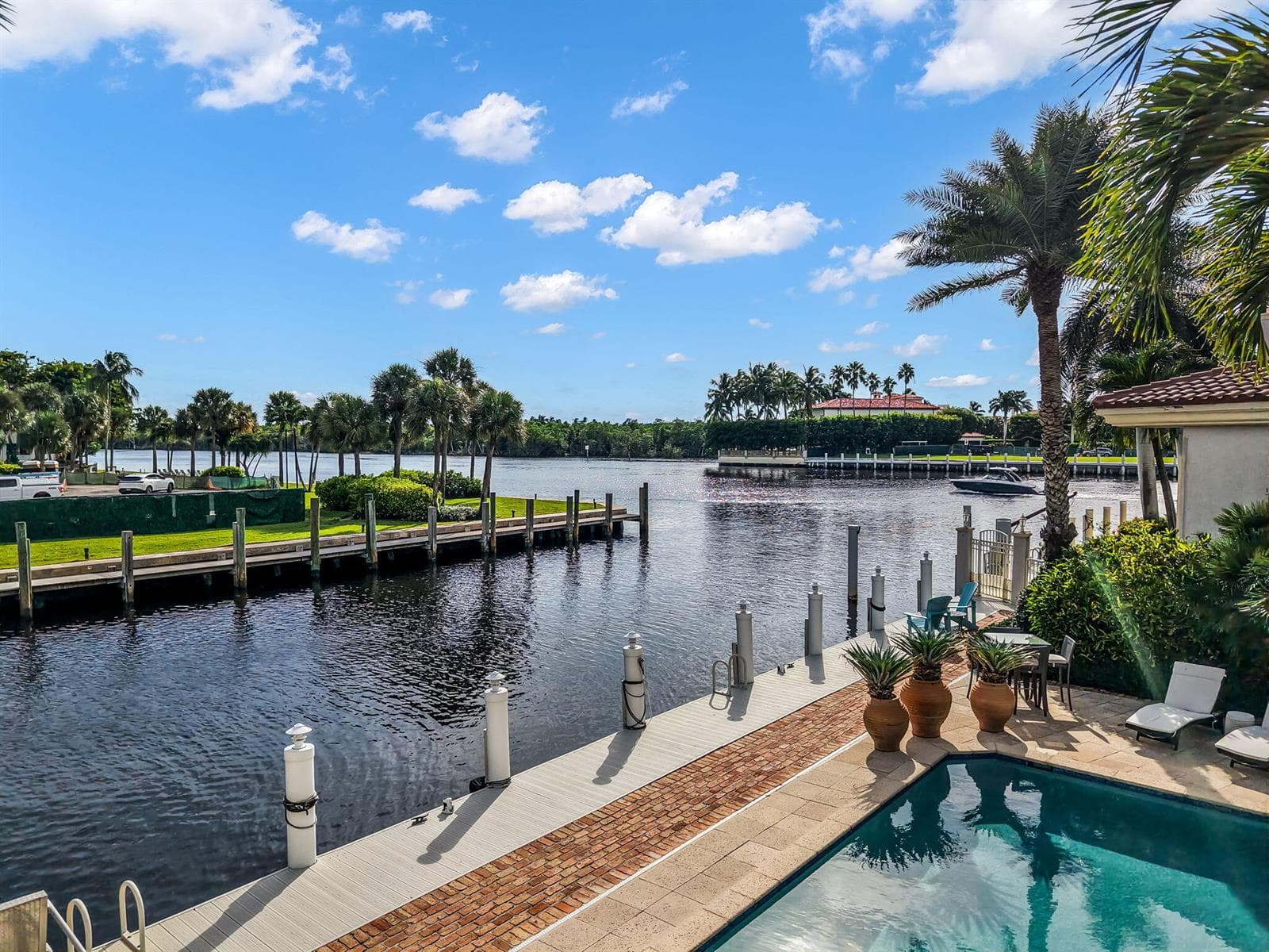 Spectacular Intracoastal and canal views