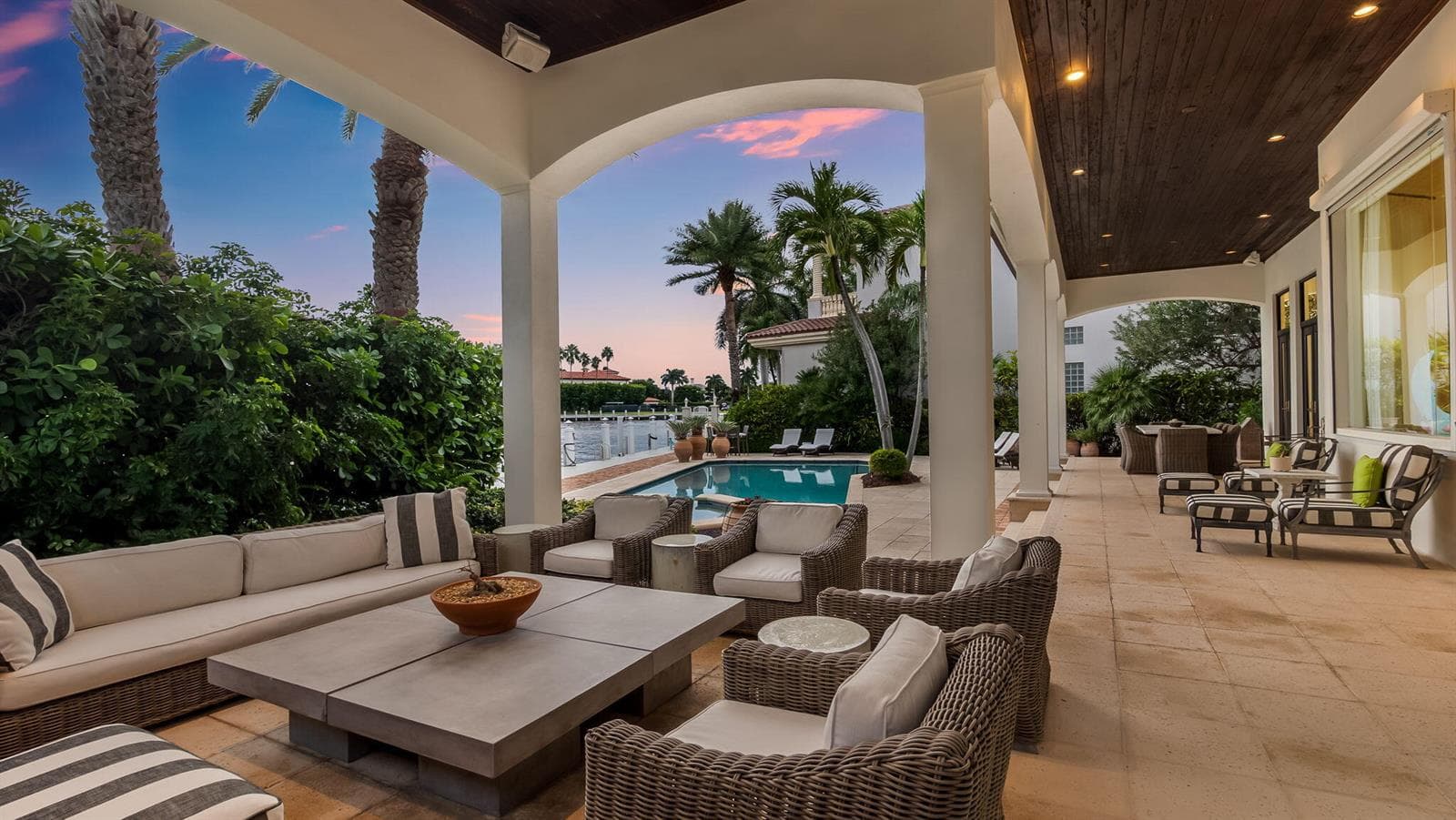 Outdoor Entertaining Area at Dusk