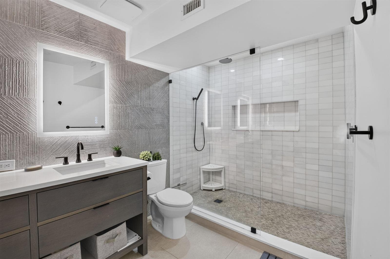 Primary Bedroom Bath