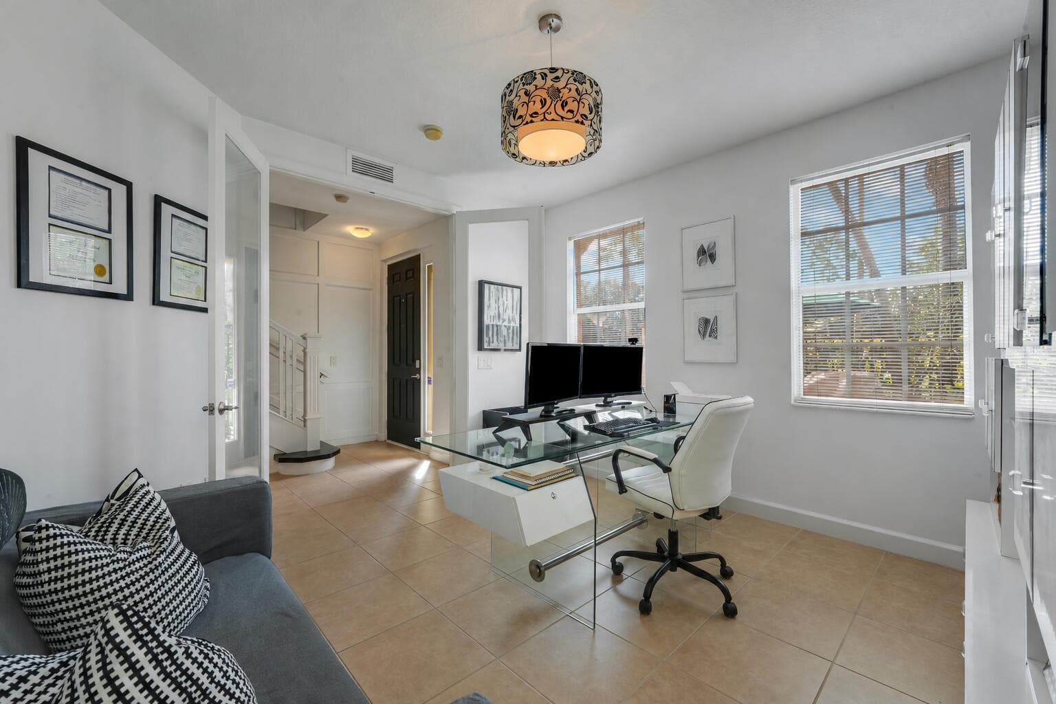 1st Floor Office/Den (Guest Bedroom)