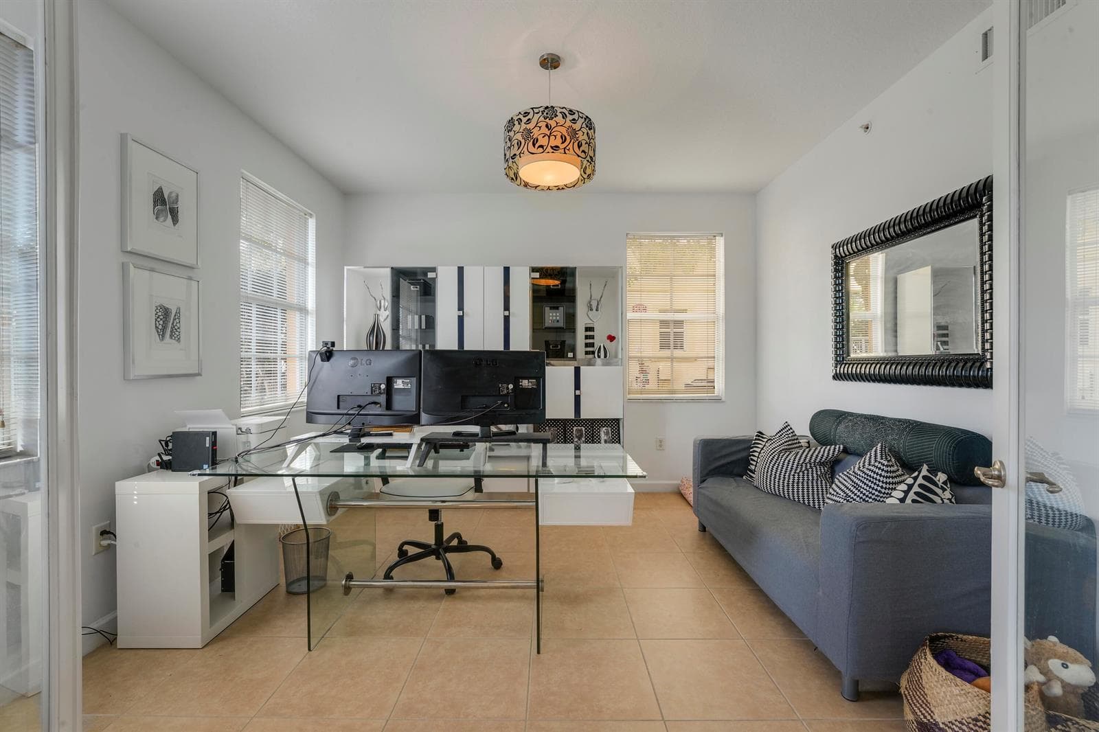 1st Floor Office/Den (Guest Bedroom)