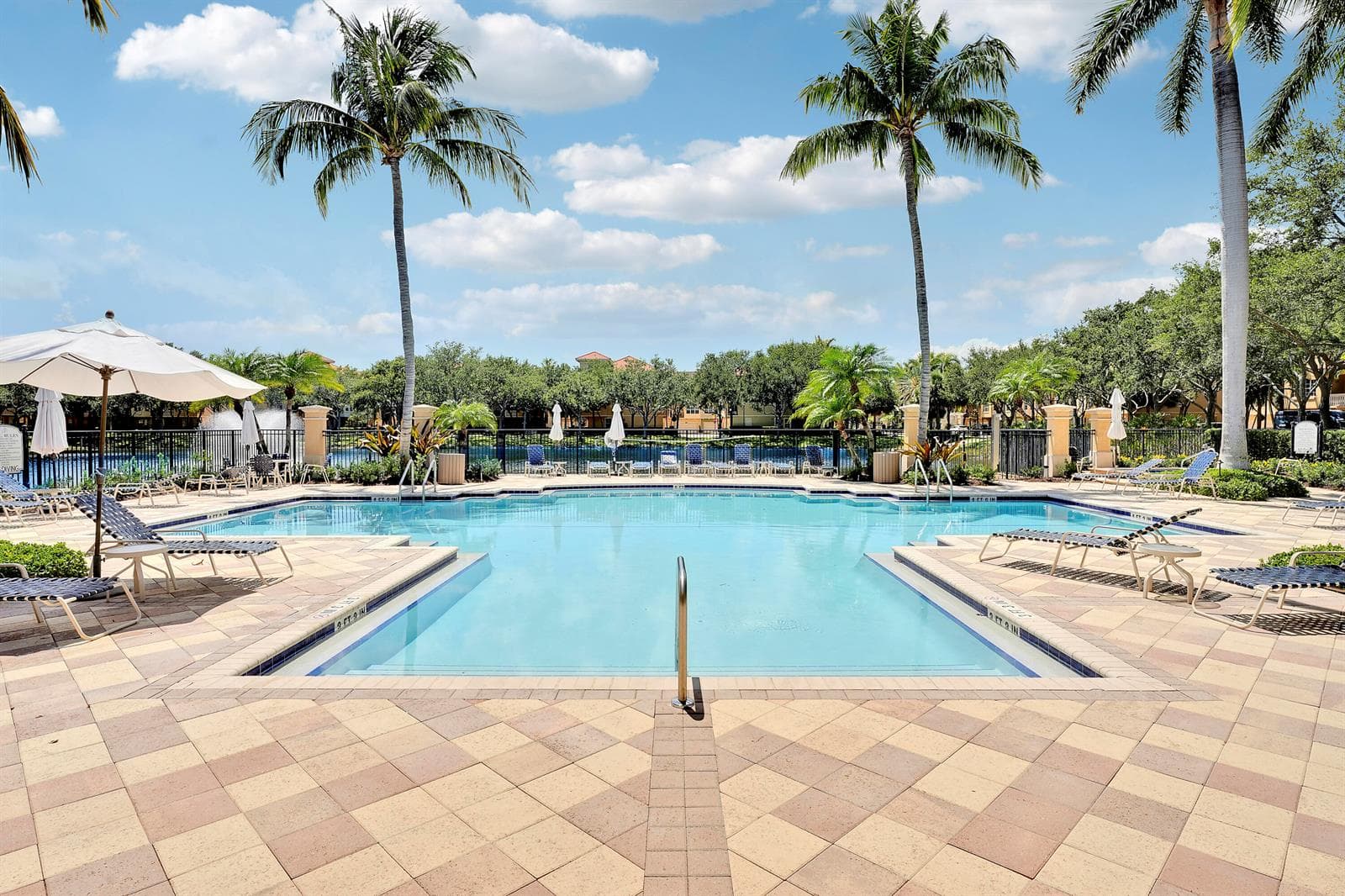 Harbour Oaks Pool
