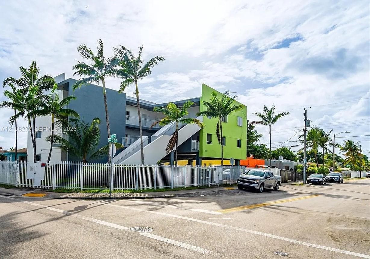 EVERGREEN LAWNS CONDO · #101 in Miami - Photo 1