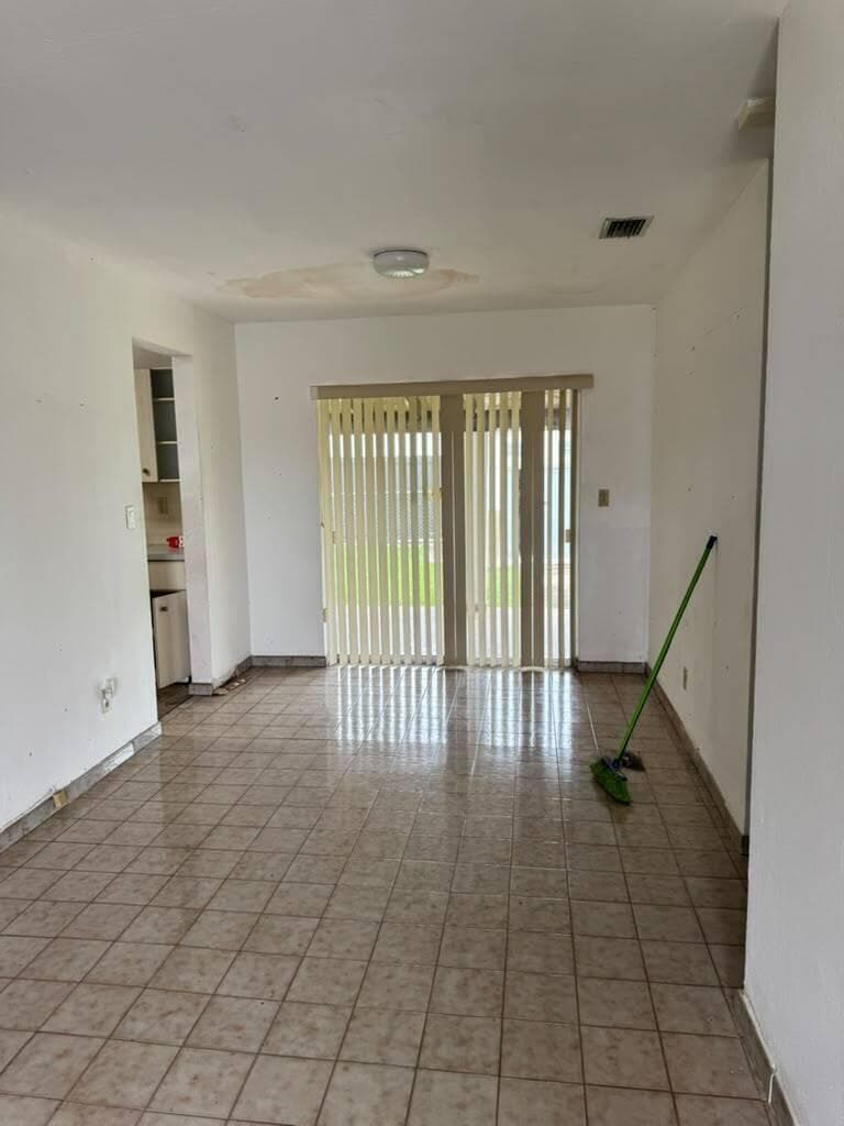living room (3)