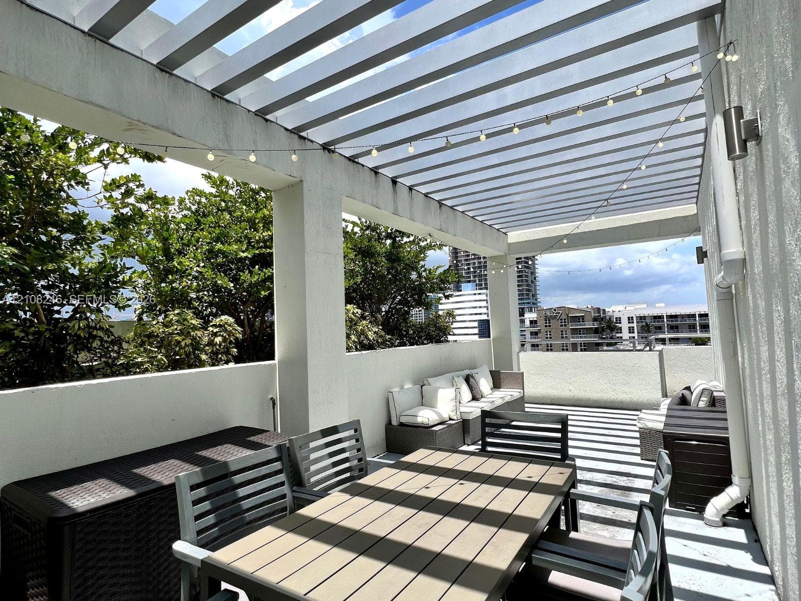 26 Edgewater · #910 in Miami - Photo 1