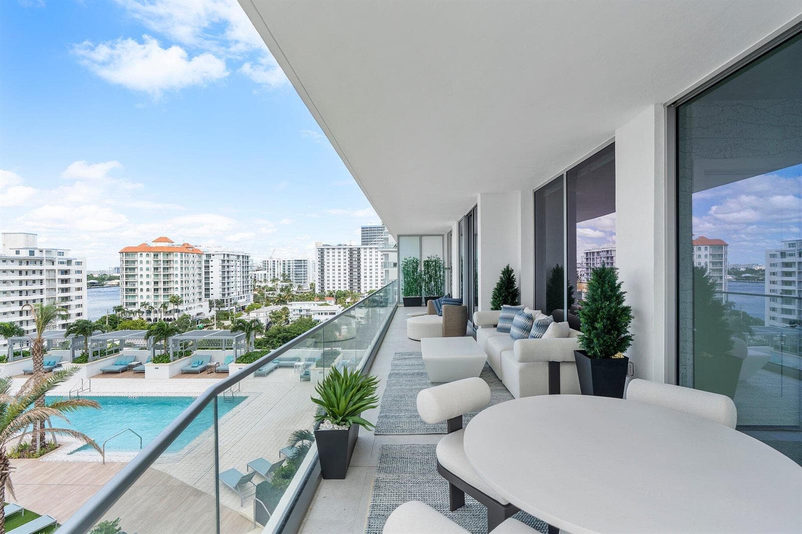 151 N Seabreeze Blvd 602_051