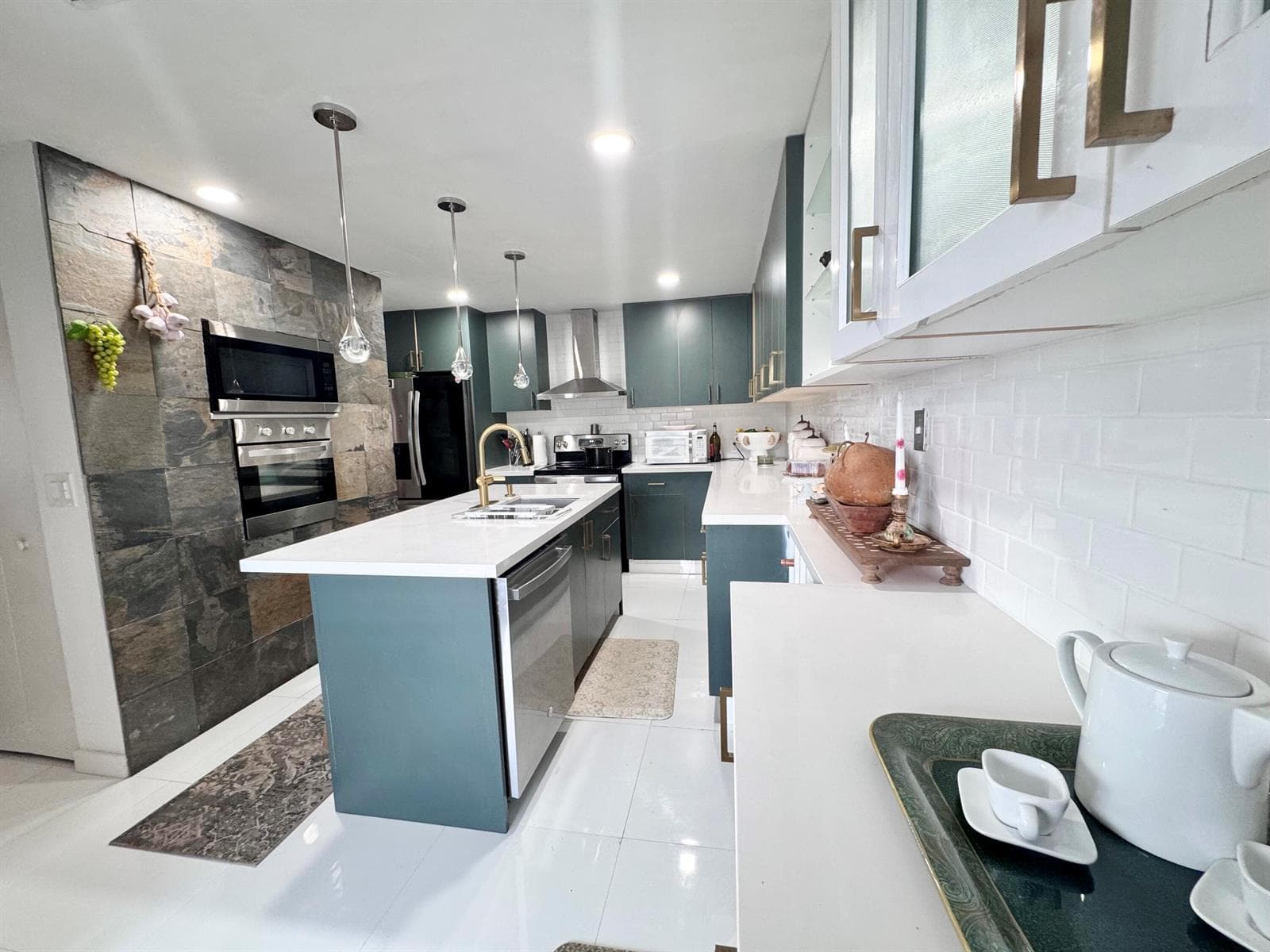 Slate wall, built-in microwave and oven