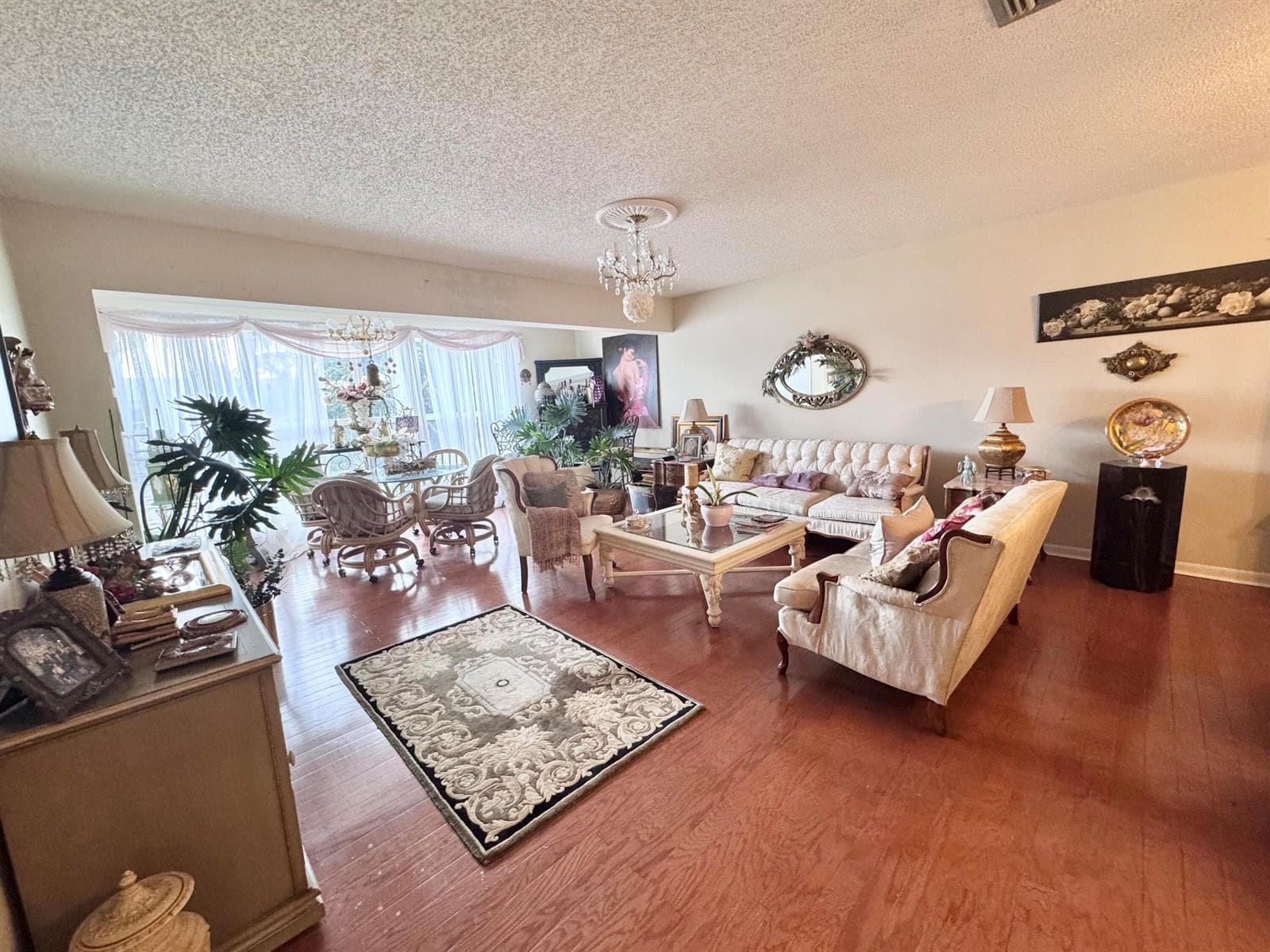 Living & Florida Rooms