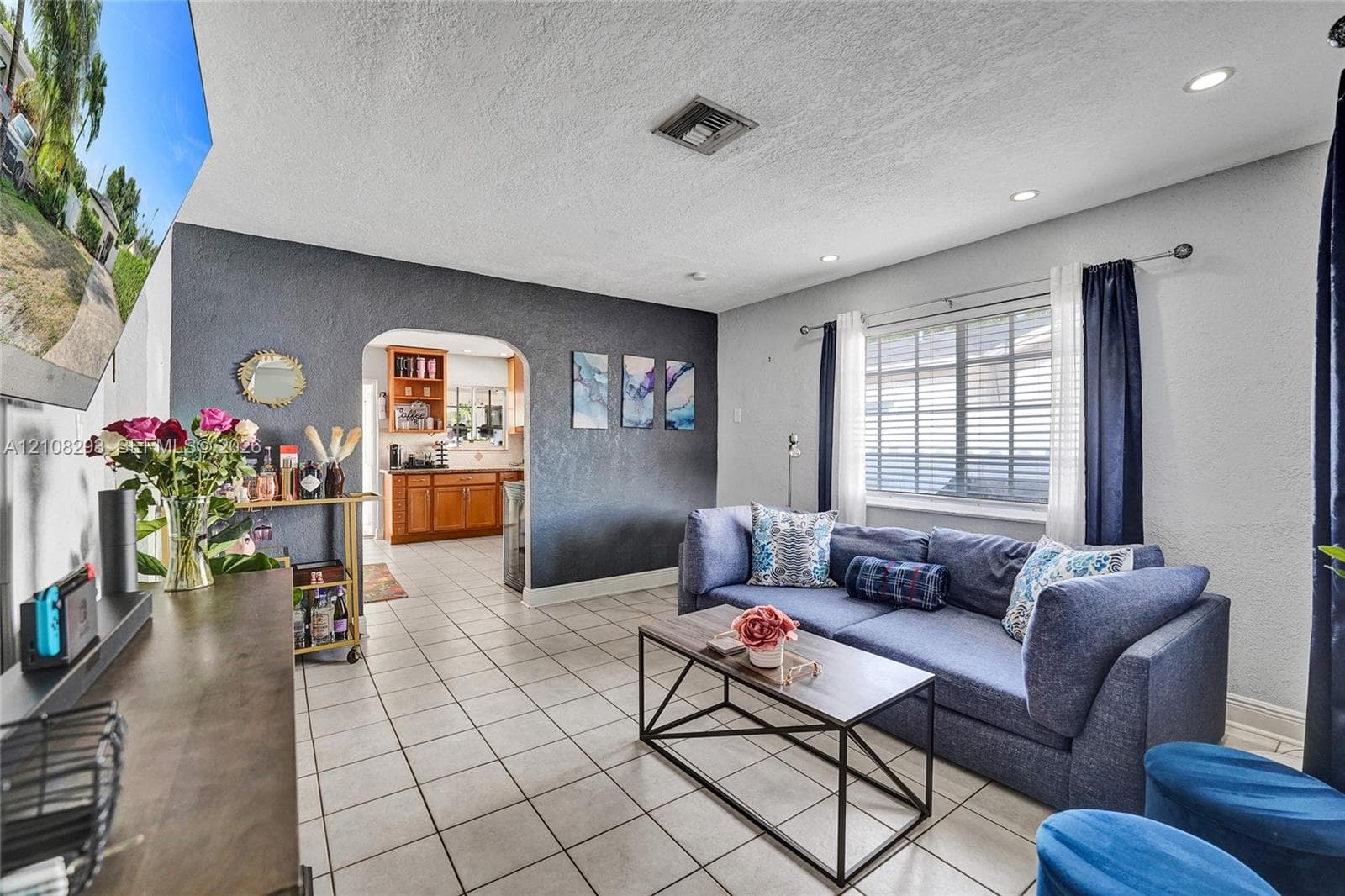 2826 Dewey St photo 2