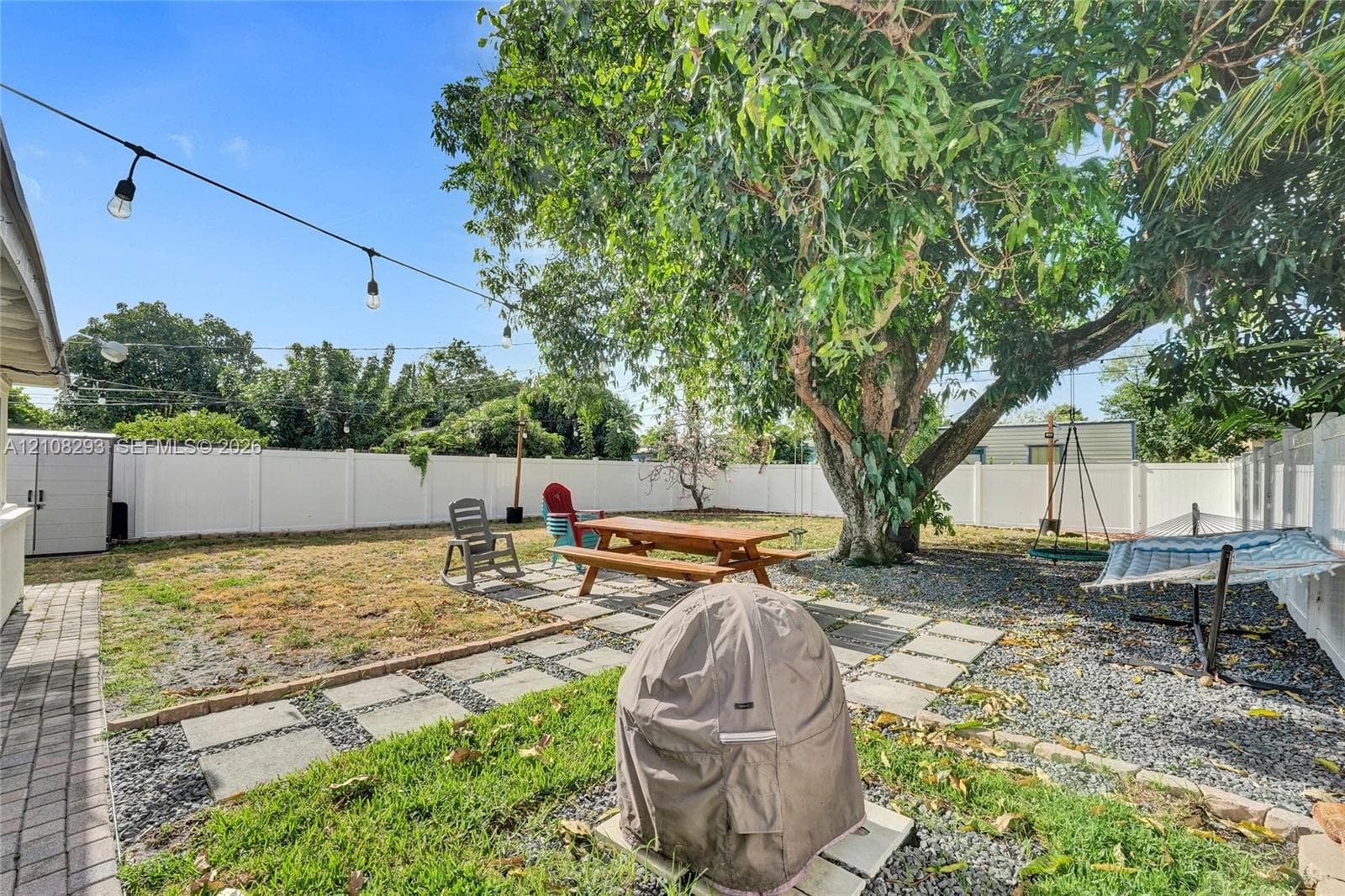 2826 Dewey St photo 7