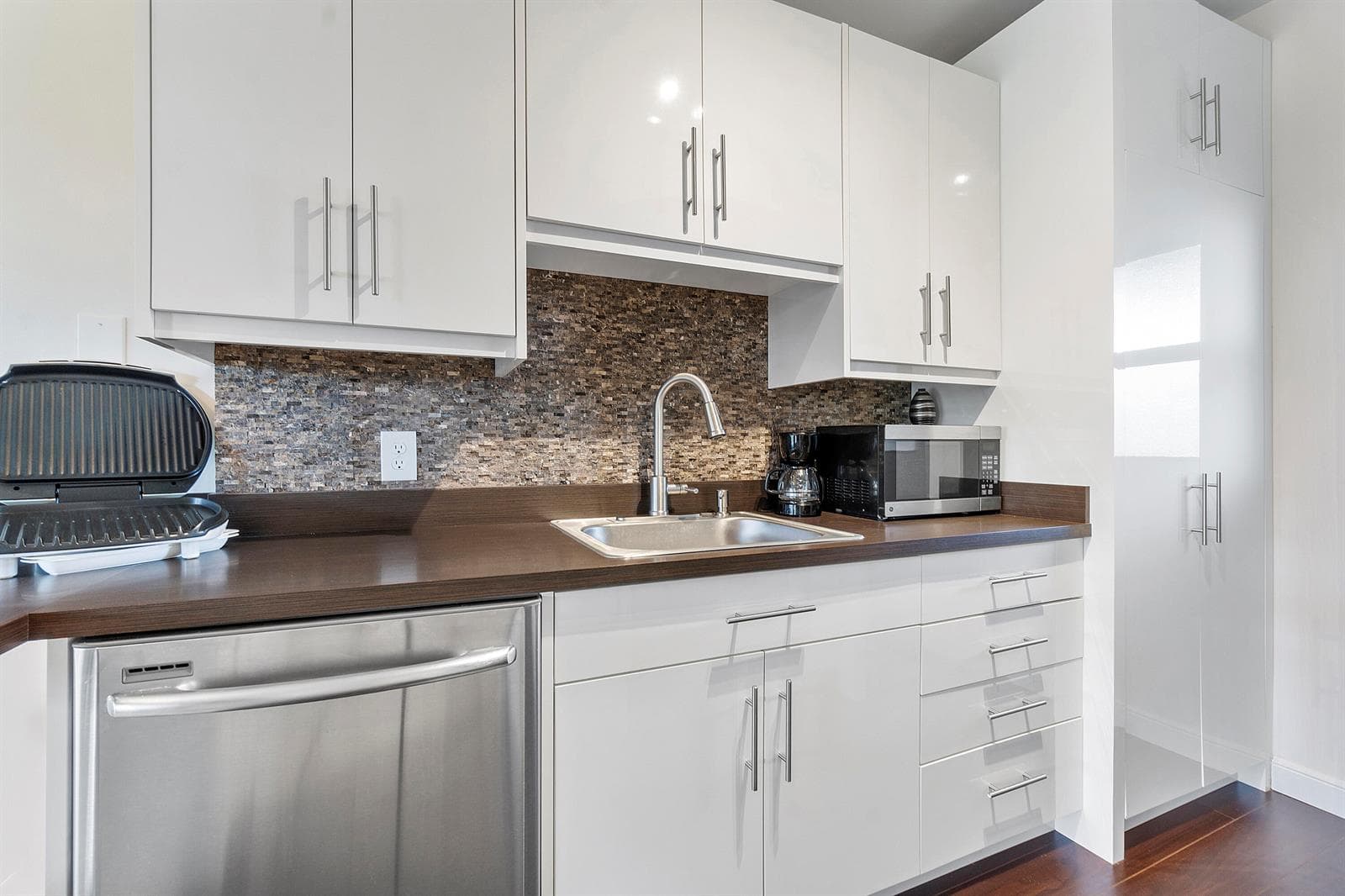 5401 NW 2nd Ave U322_026