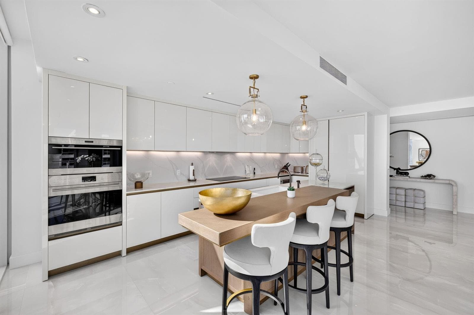 Eat In Kitchen