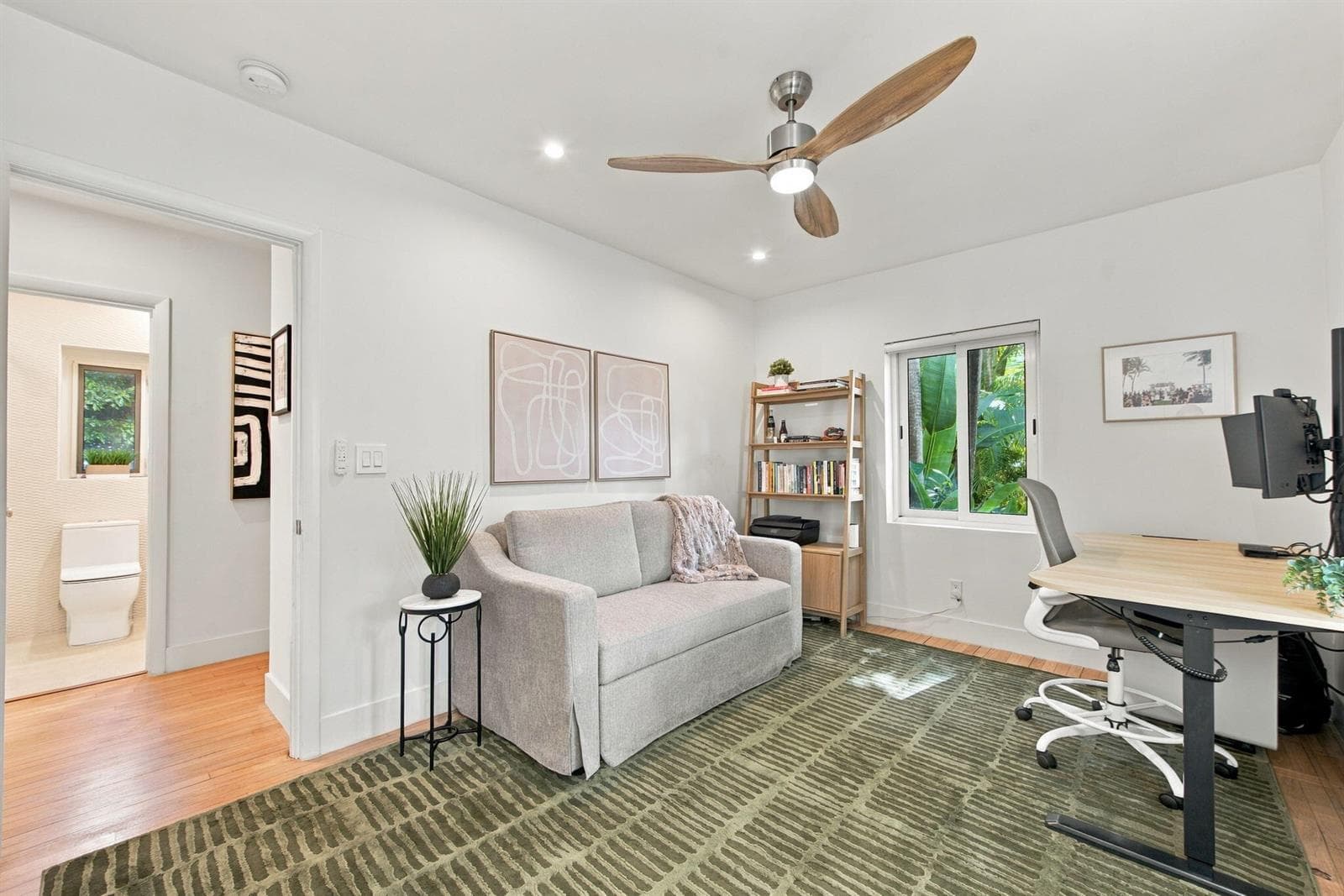 19-web-or-mls-700-n-victoria-park-rd