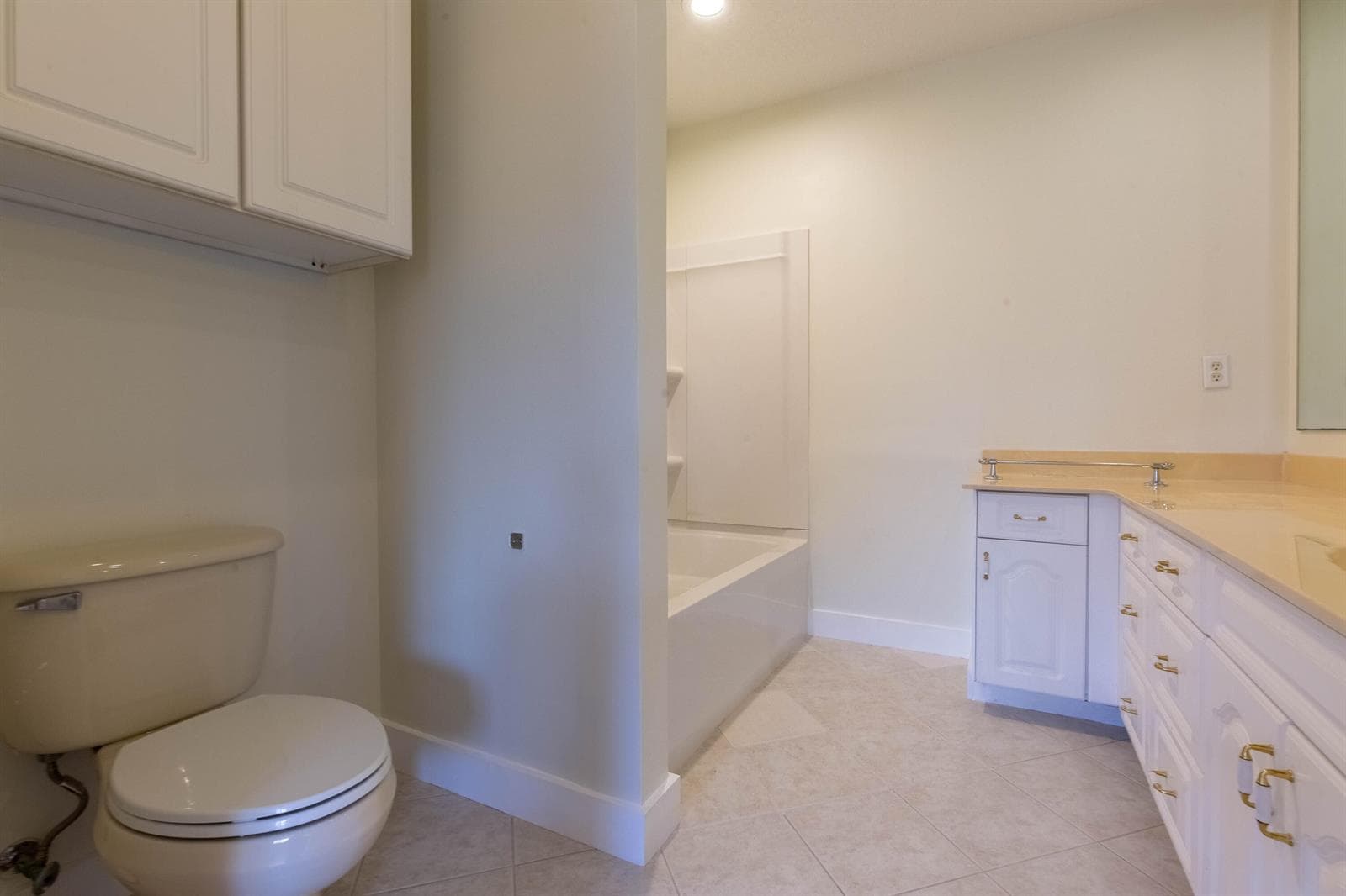 Primary in-suite