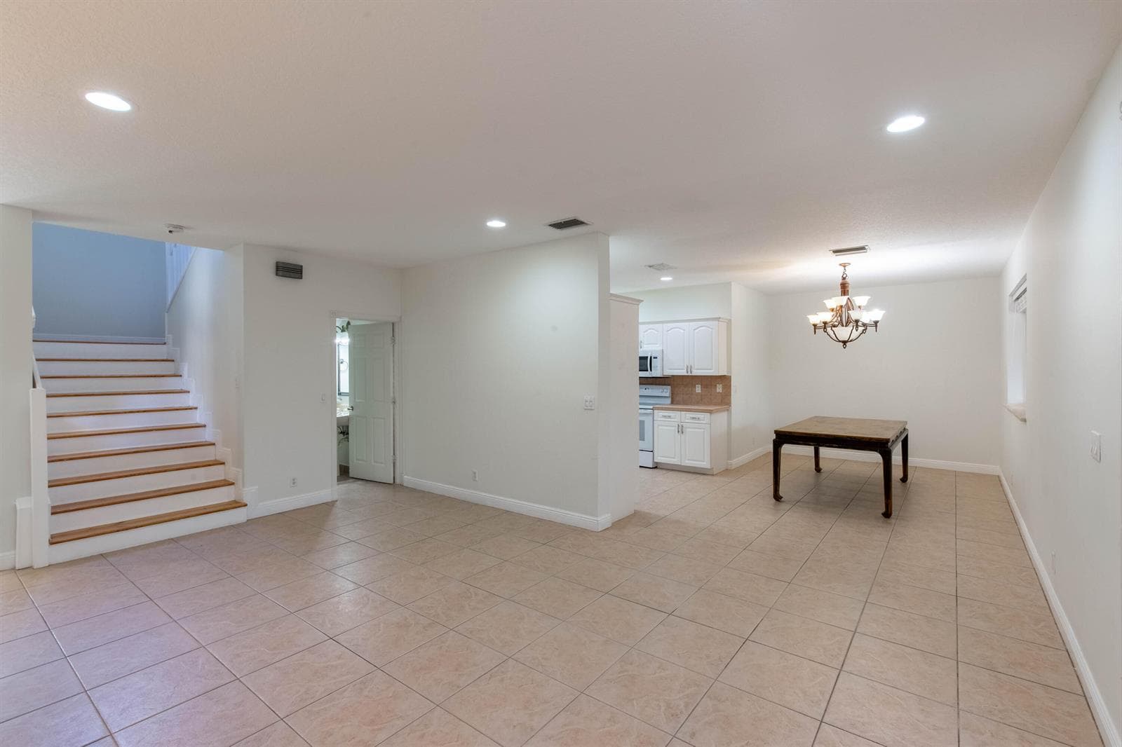 Living room/Dining room