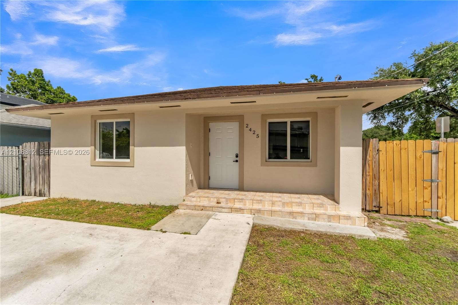 2425 NW 52nd St photo 2