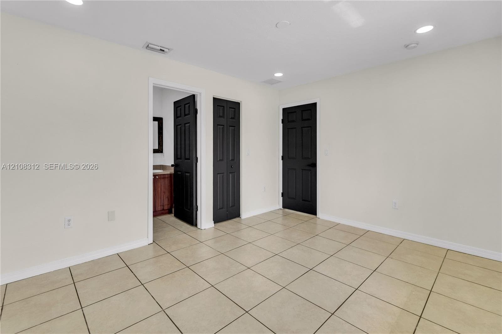 2425 NW 52nd St photo 17