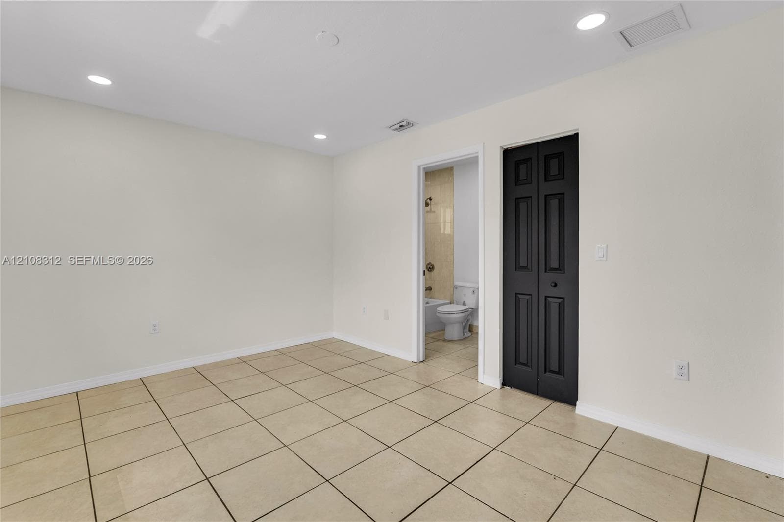 2425 NW 52nd St photo 16