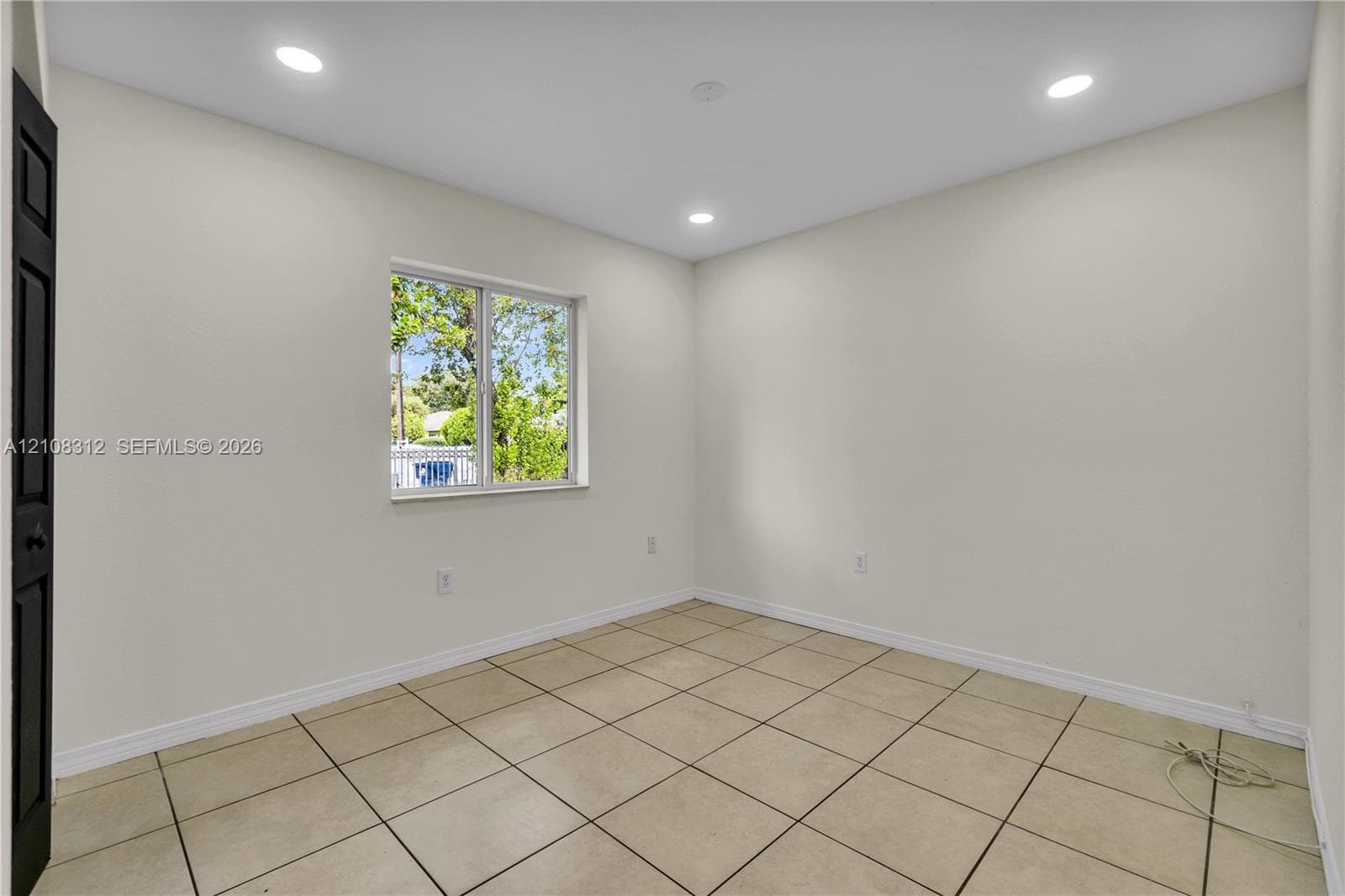 2425 NW 52nd St photo 32