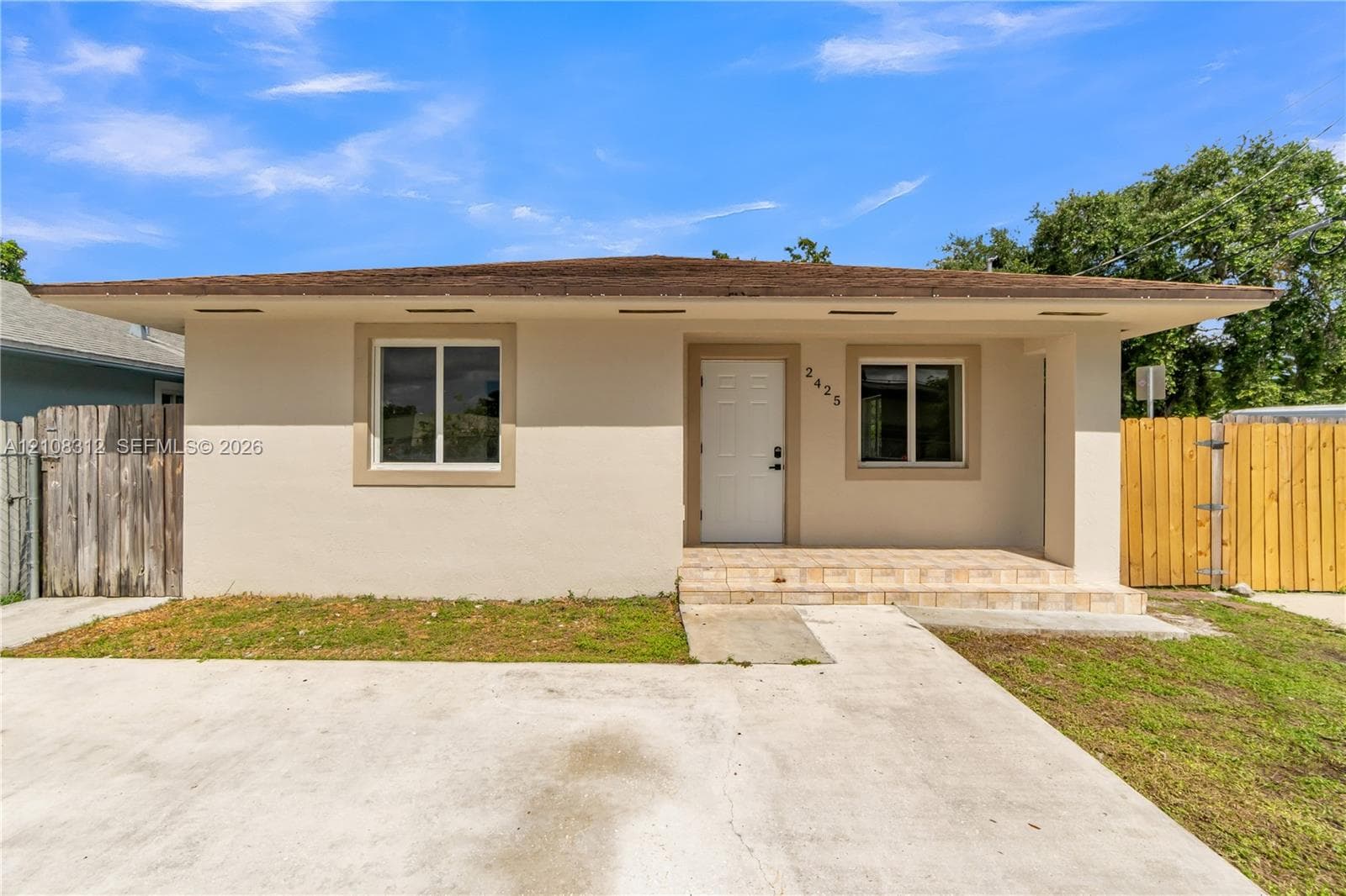 2425 NW 52nd St photo 1