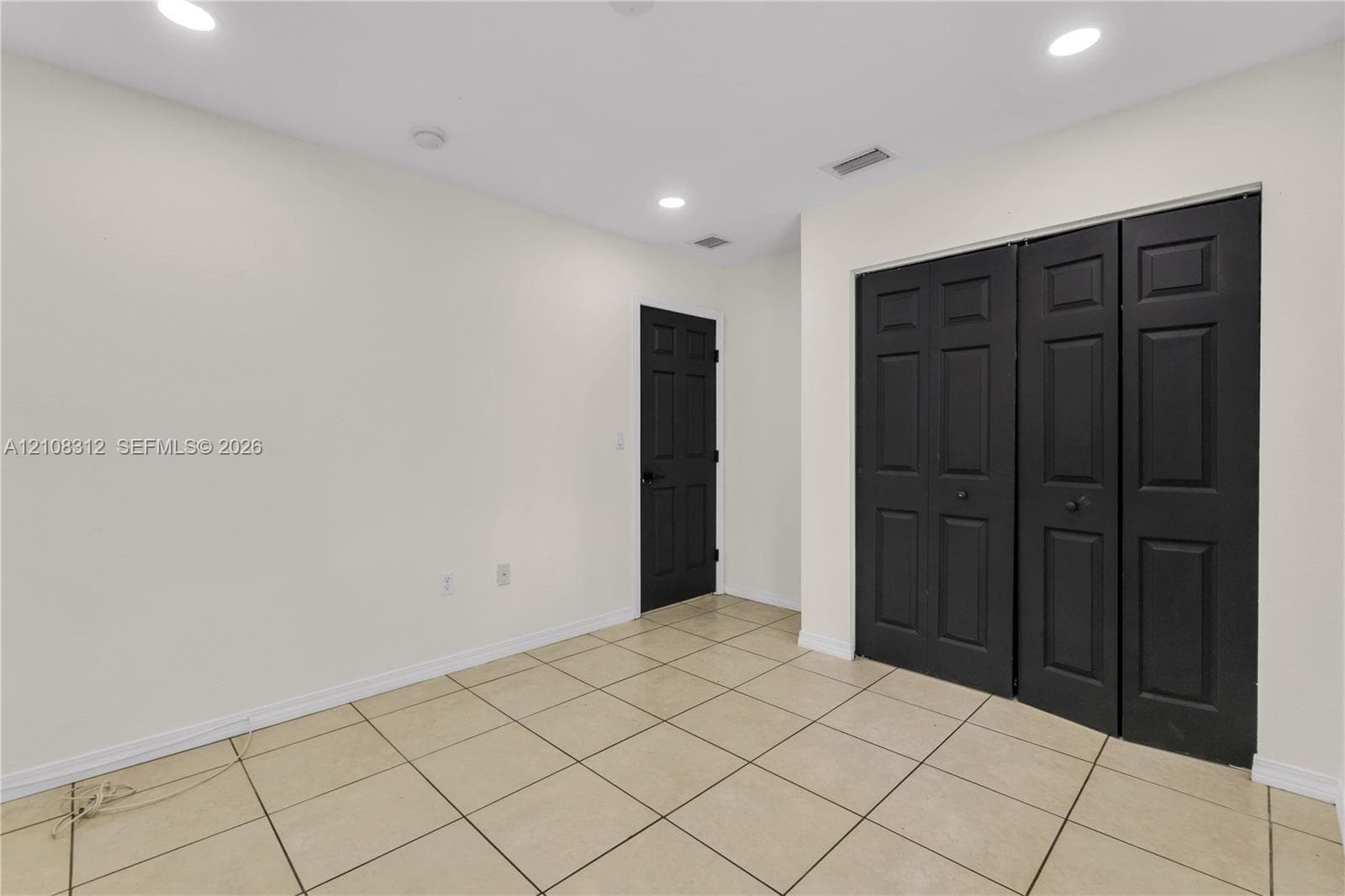 2425 NW 52nd St photo 33