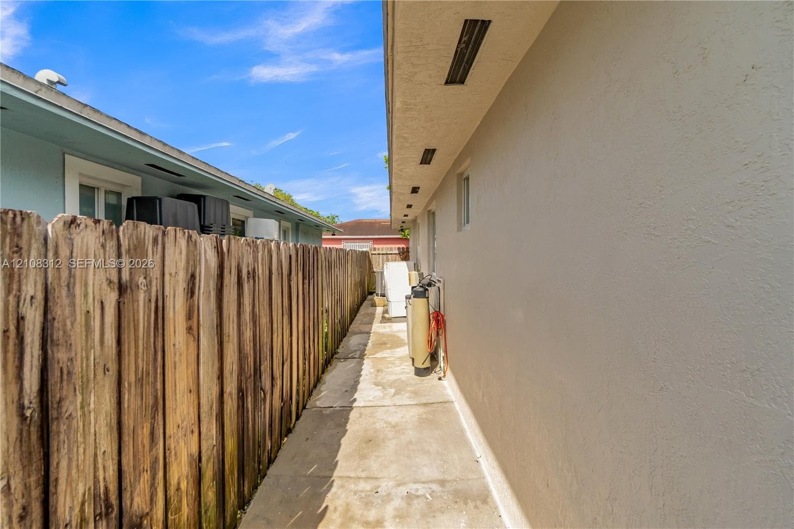 2425 NW 52nd St photo 41