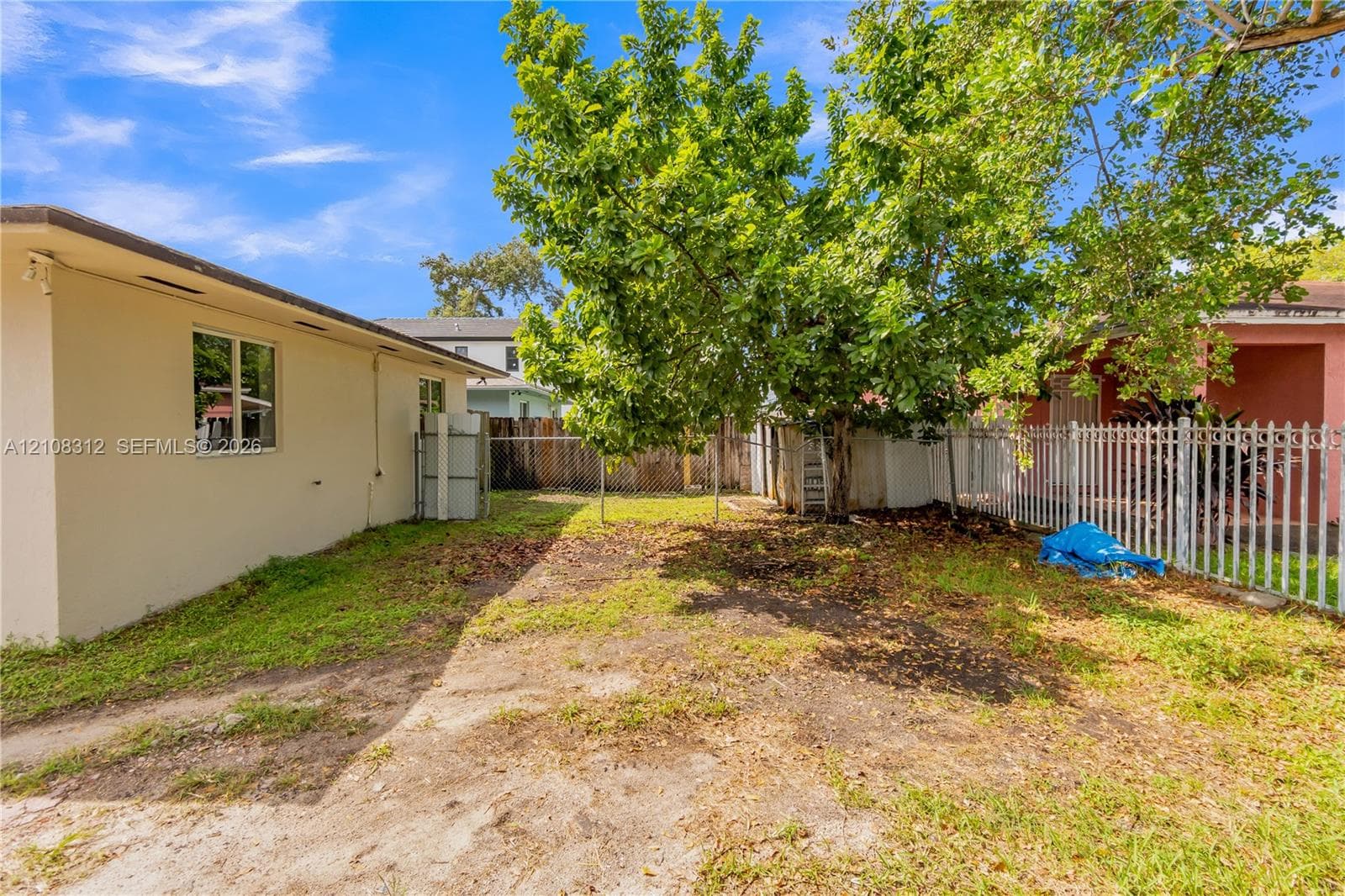 2425 NW 52nd St photo 37