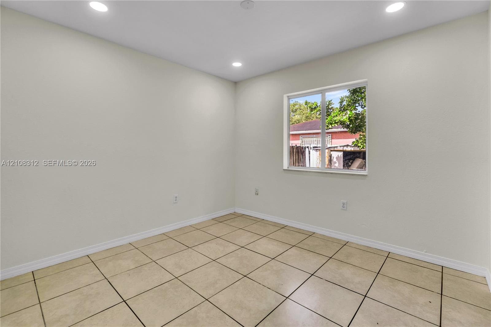 2425 NW 52nd St photo 29