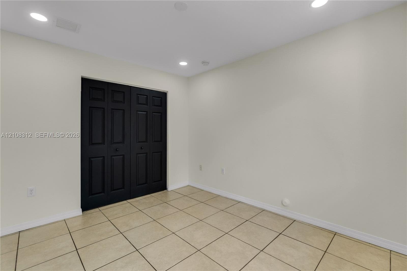 2425 NW 52nd St photo 21