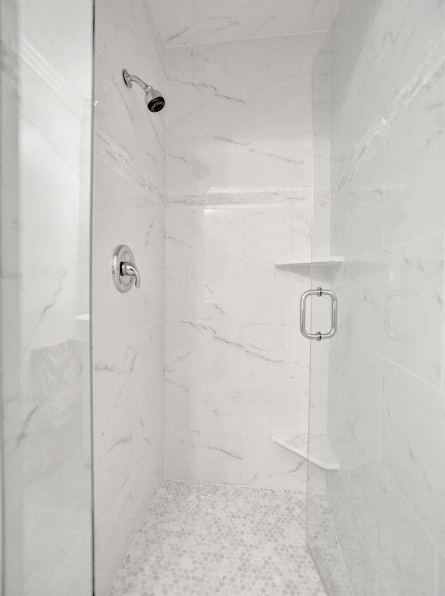 2ND BATH WITH FULL WALK-IN SHOWER