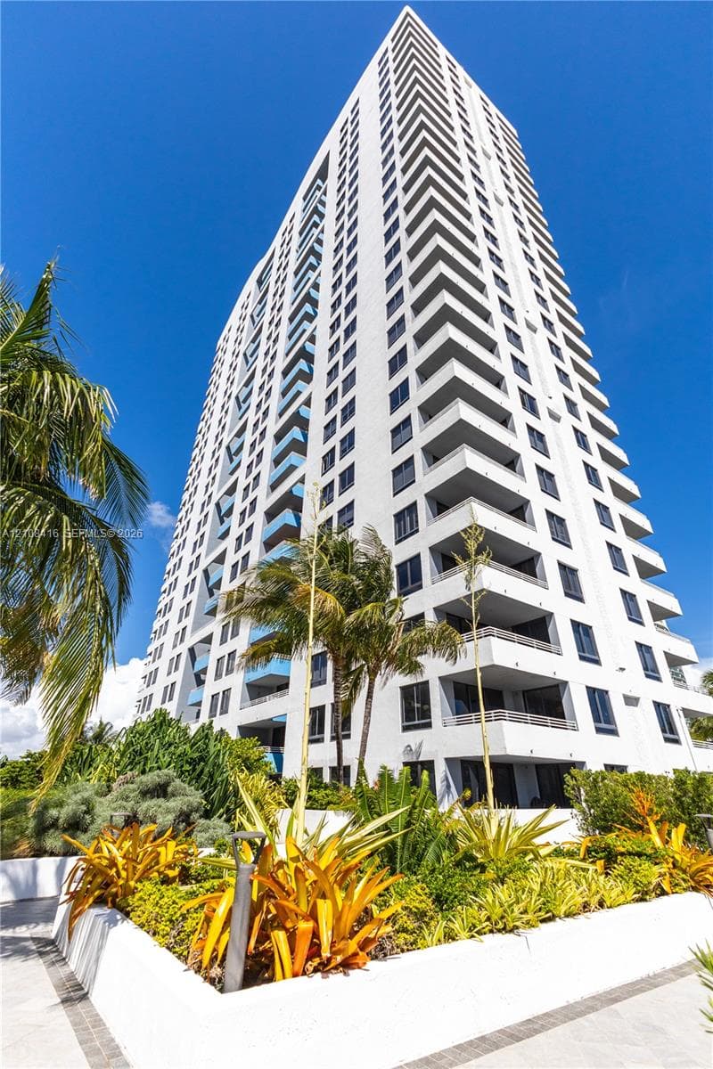 Waverly · #614 in Miami Beach - Photo 50