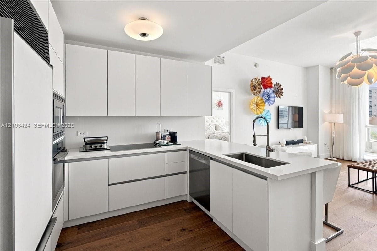 Carillon Miami Beach · #412 in Miami Beach - Photo 11