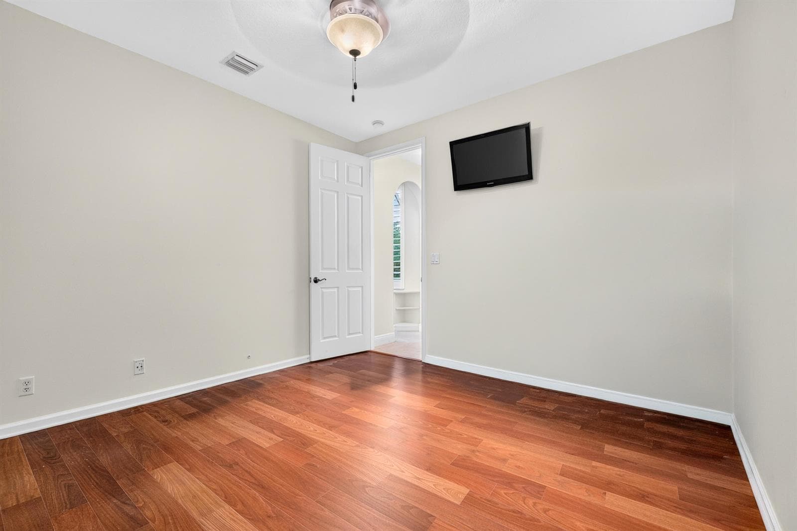 Guest Bedroom 3- Wing 3