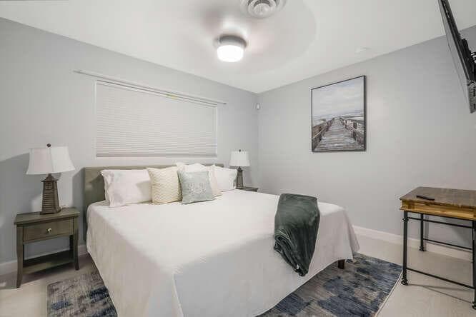 416 Lighthouse Drive North-small-018-008