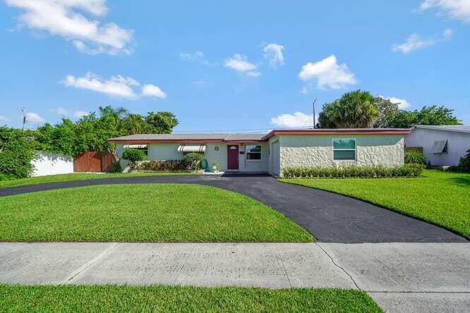 416 Lighthouse Drive North-small-004-010
