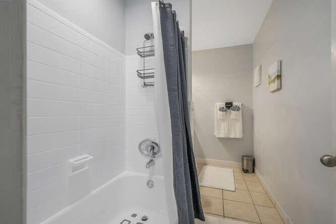 416 Lighthouse Drive North-small-016-027